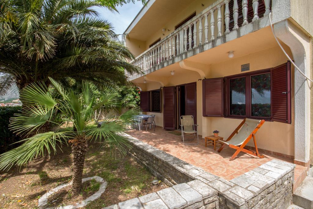 Apartments Beachfront Kotor Exterior photo